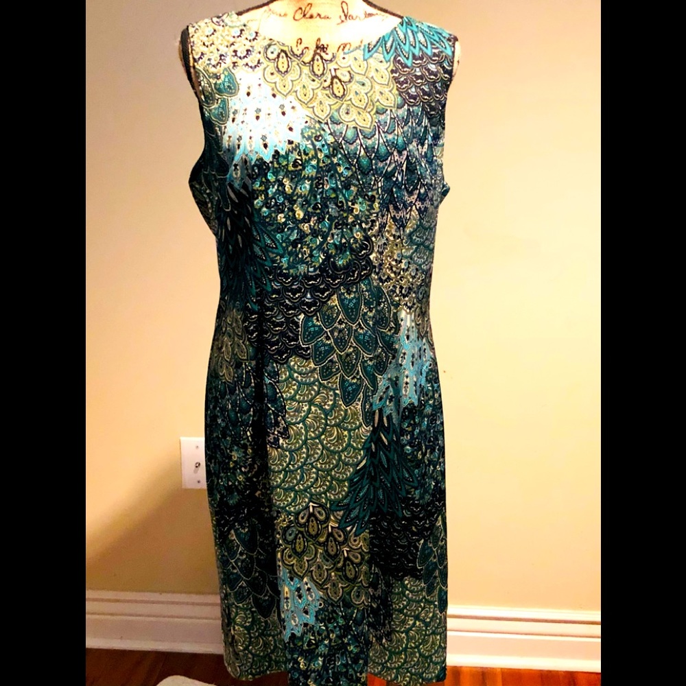 CONNECTED Apparel, Dress